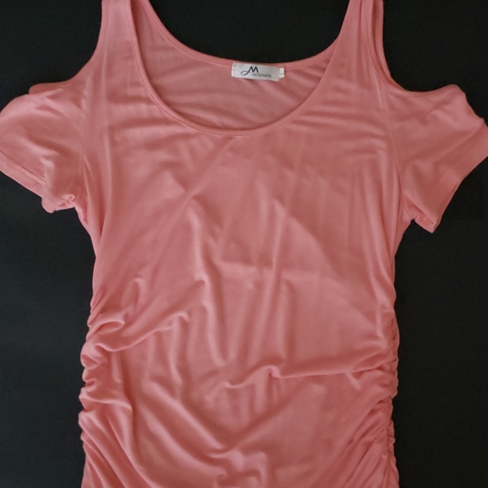 Mavodovama Cold Shoulder Top Large